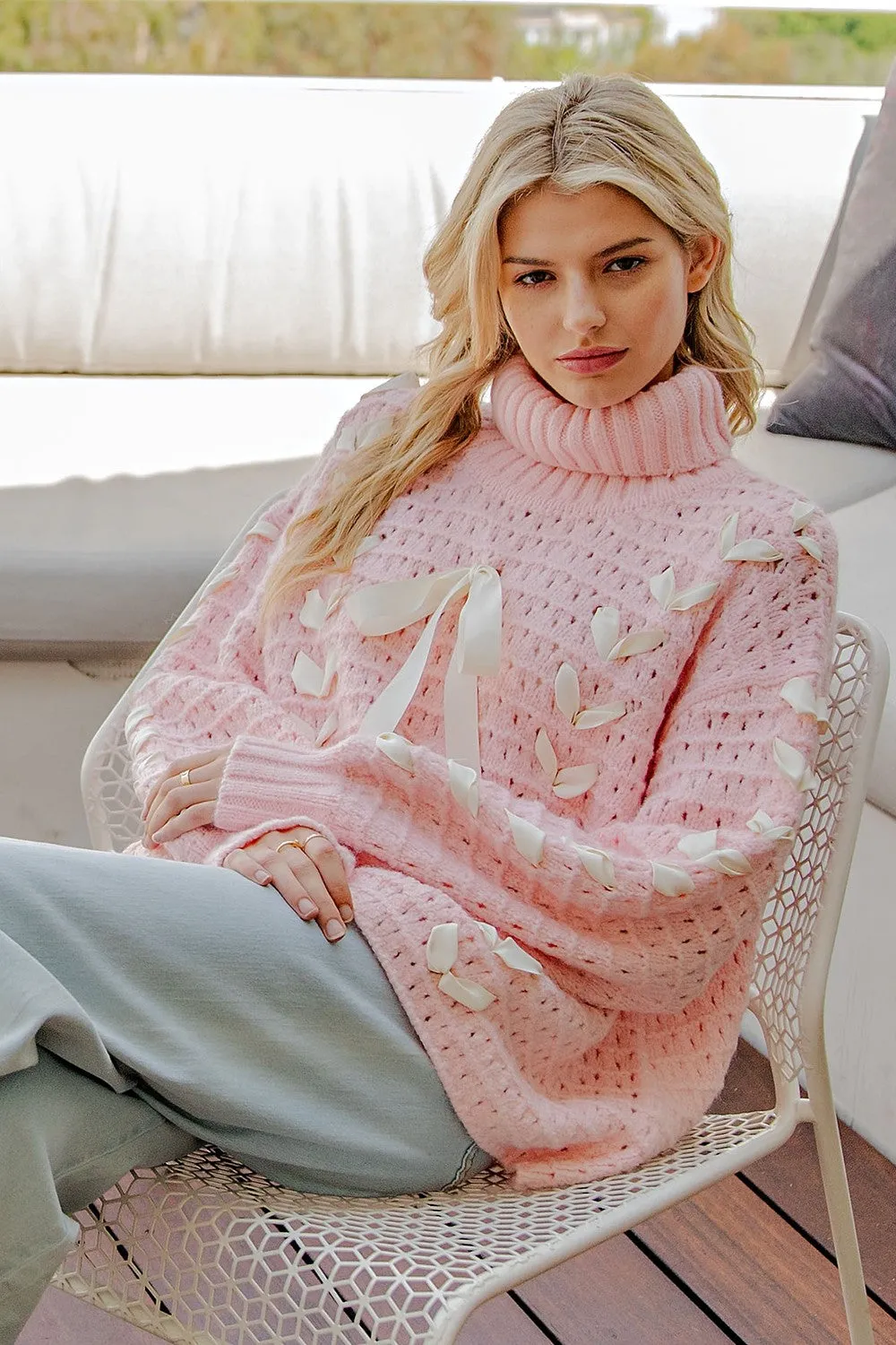 Bow Lace Point Turtle Neck Sweater