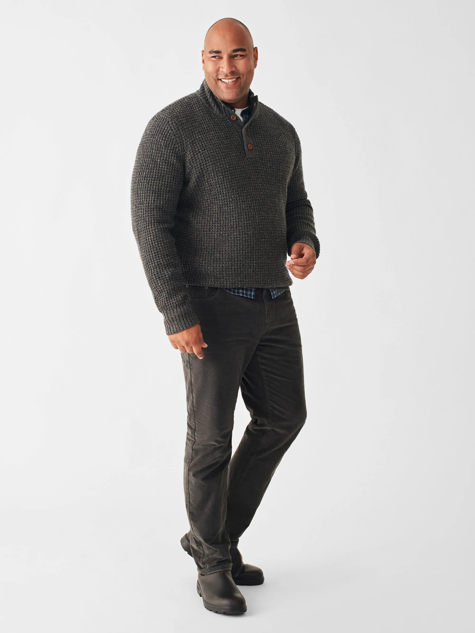 Faherty Cashmere Wool Quarter Button Sweater in Charcoal Melange