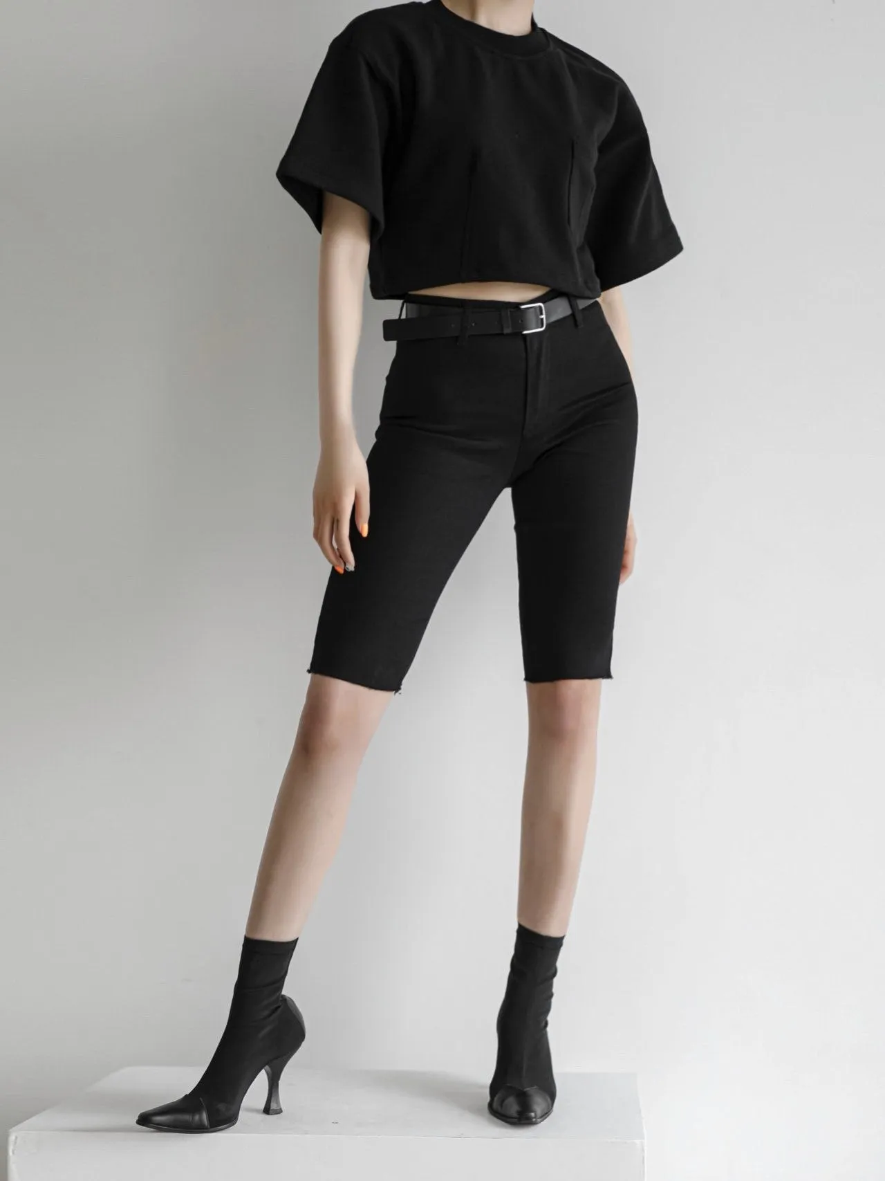 HALF SLEEVE CROPPED SWEATSHIRT WITH BACK ZIP