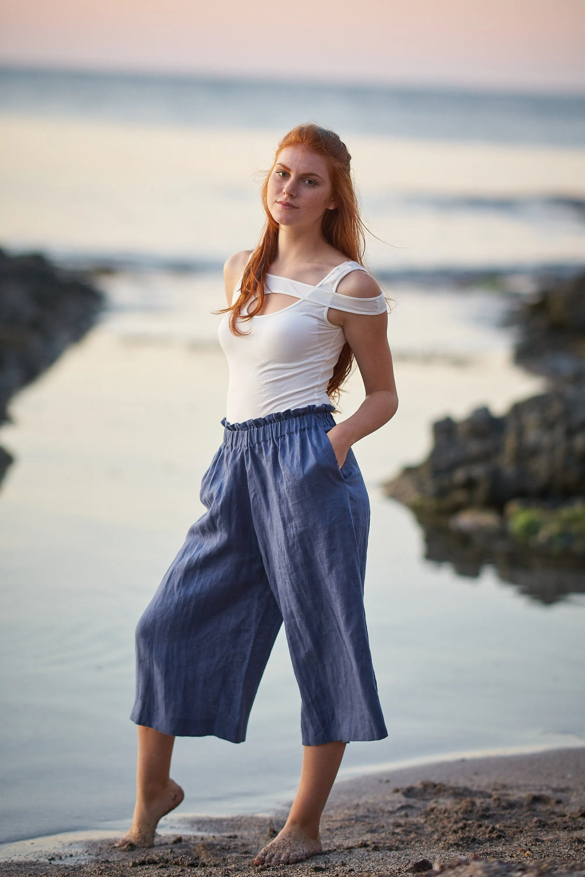 Linen Capri Pants in Blue