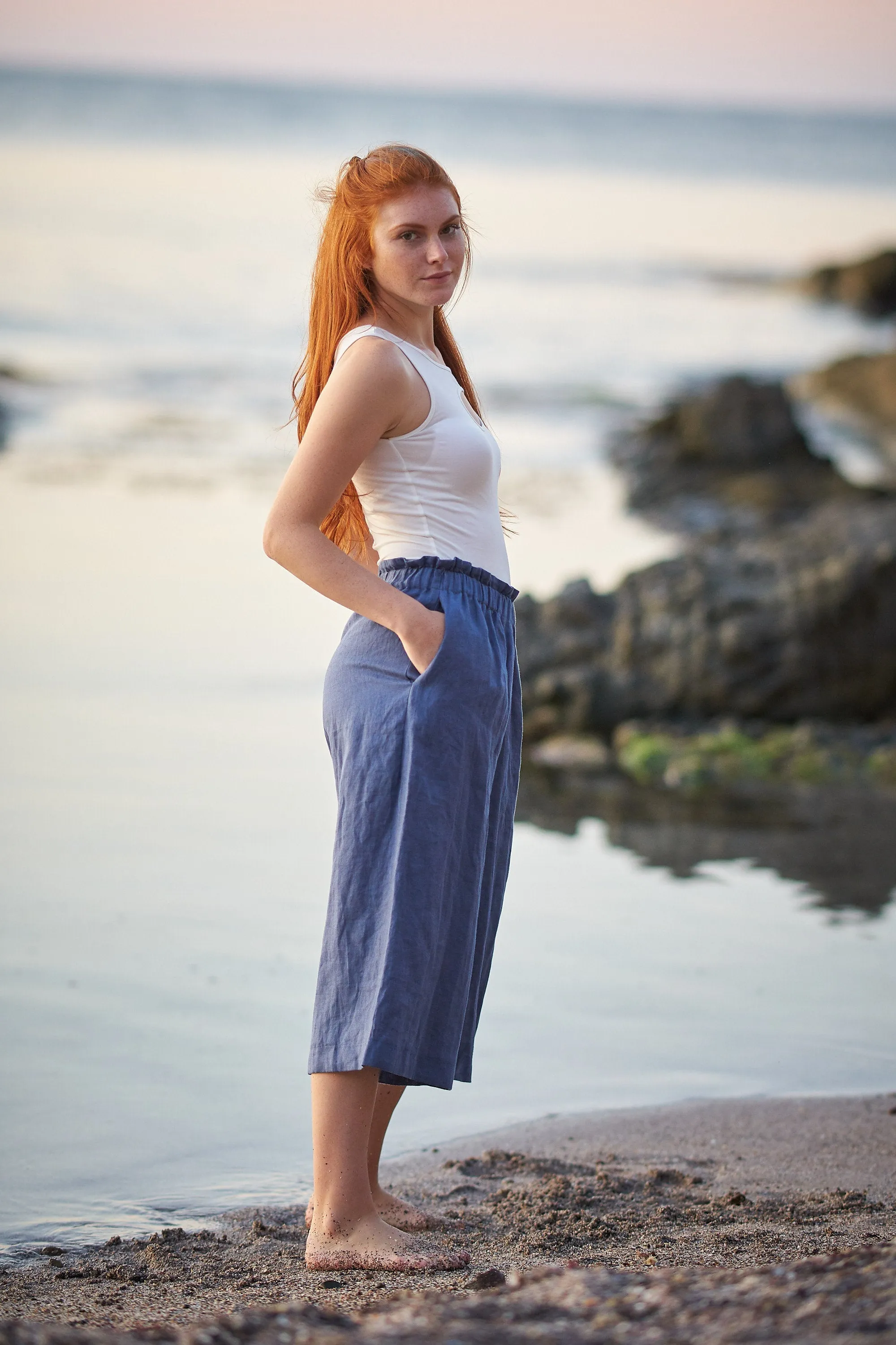 Linen Capri Pants in Blue