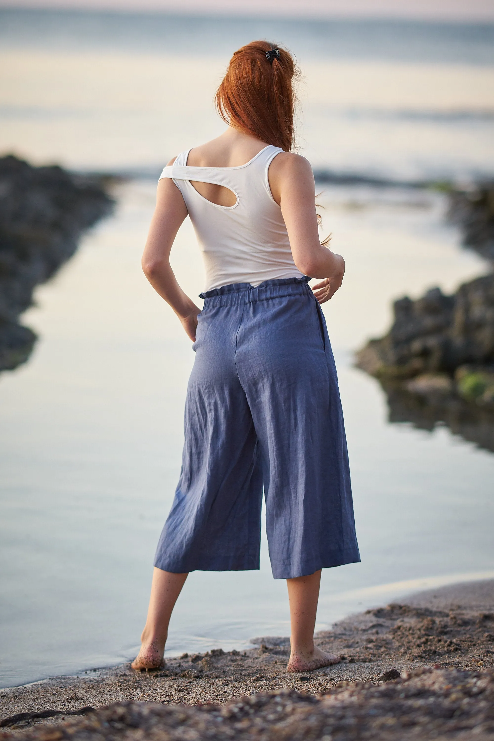 Linen Capri Pants in Blue